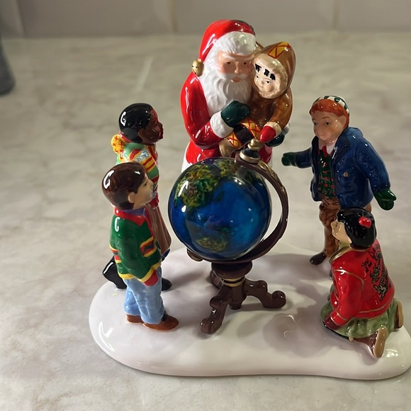 Dept 56 Santa Comes to Town 2000 Original Snow Village #56-55015 - Picture 1 of 11